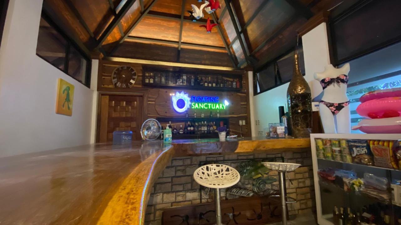 Floating Sanctuary Resort Powered By Cocotel Bulacan Εξωτερικό φωτογραφία