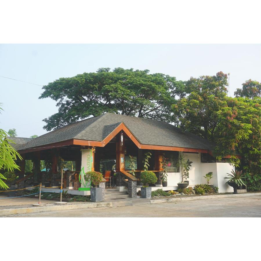 Floating Sanctuary Resort Powered By Cocotel Bulacan Εξωτερικό φωτογραφία