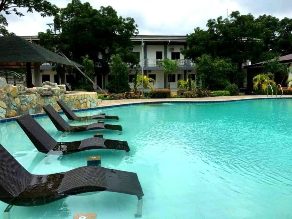 Floating Sanctuary Resort Powered By Cocotel Bulacan Εξωτερικό φωτογραφία