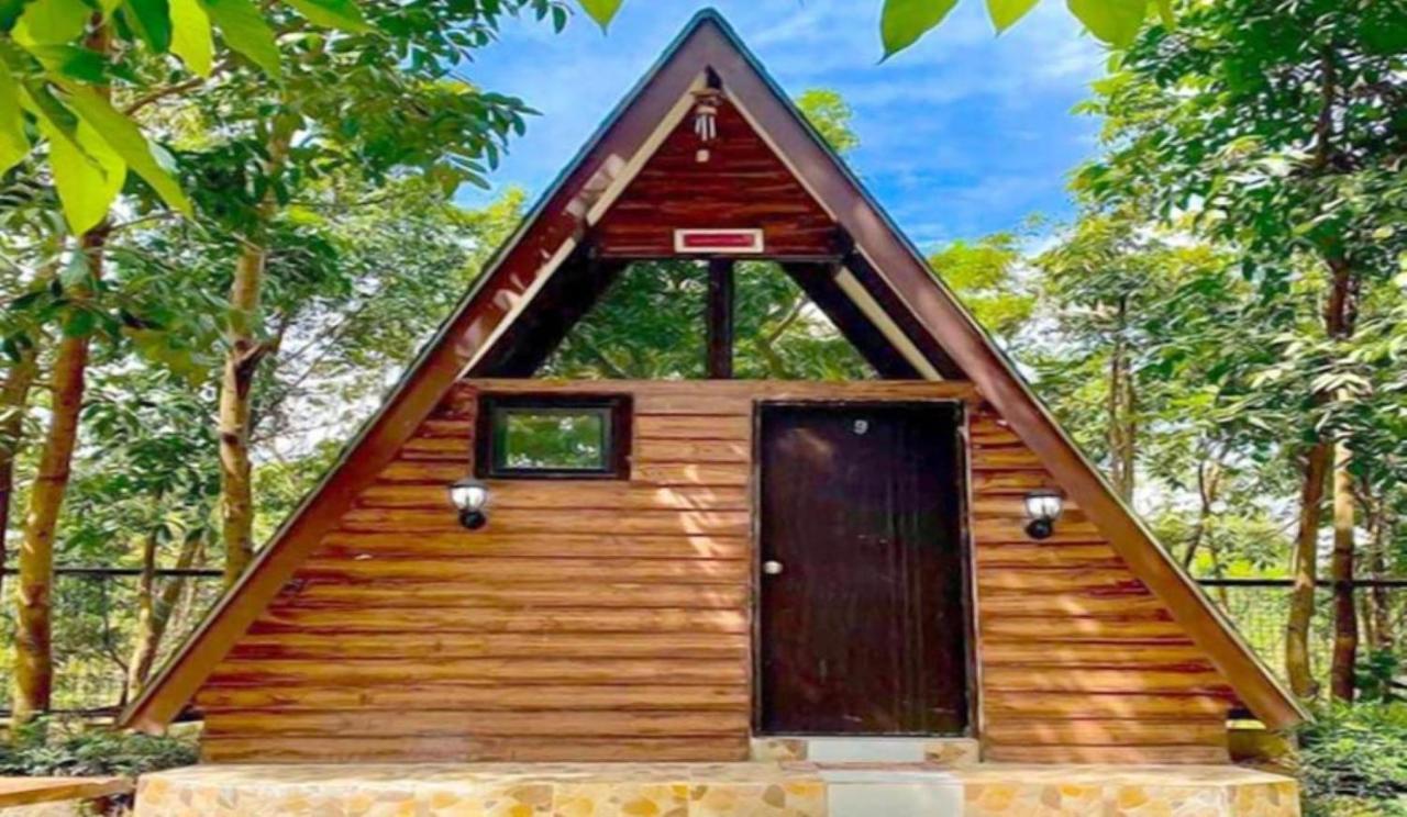 Floating Sanctuary Resort Powered By Cocotel Bulacan Εξωτερικό φωτογραφία